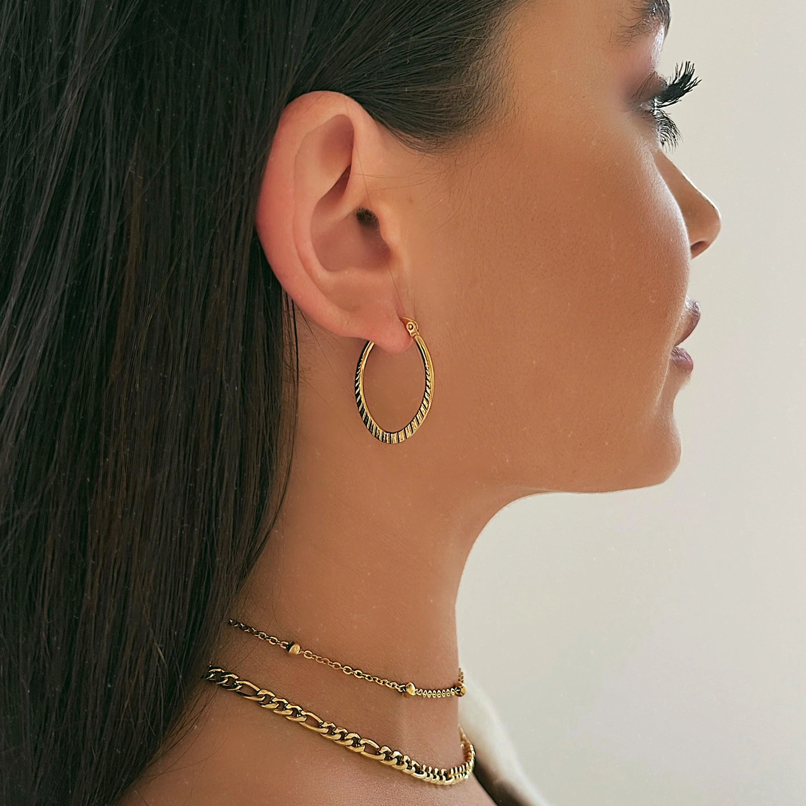 Dainty Ball Choker / Necklace - Image 9