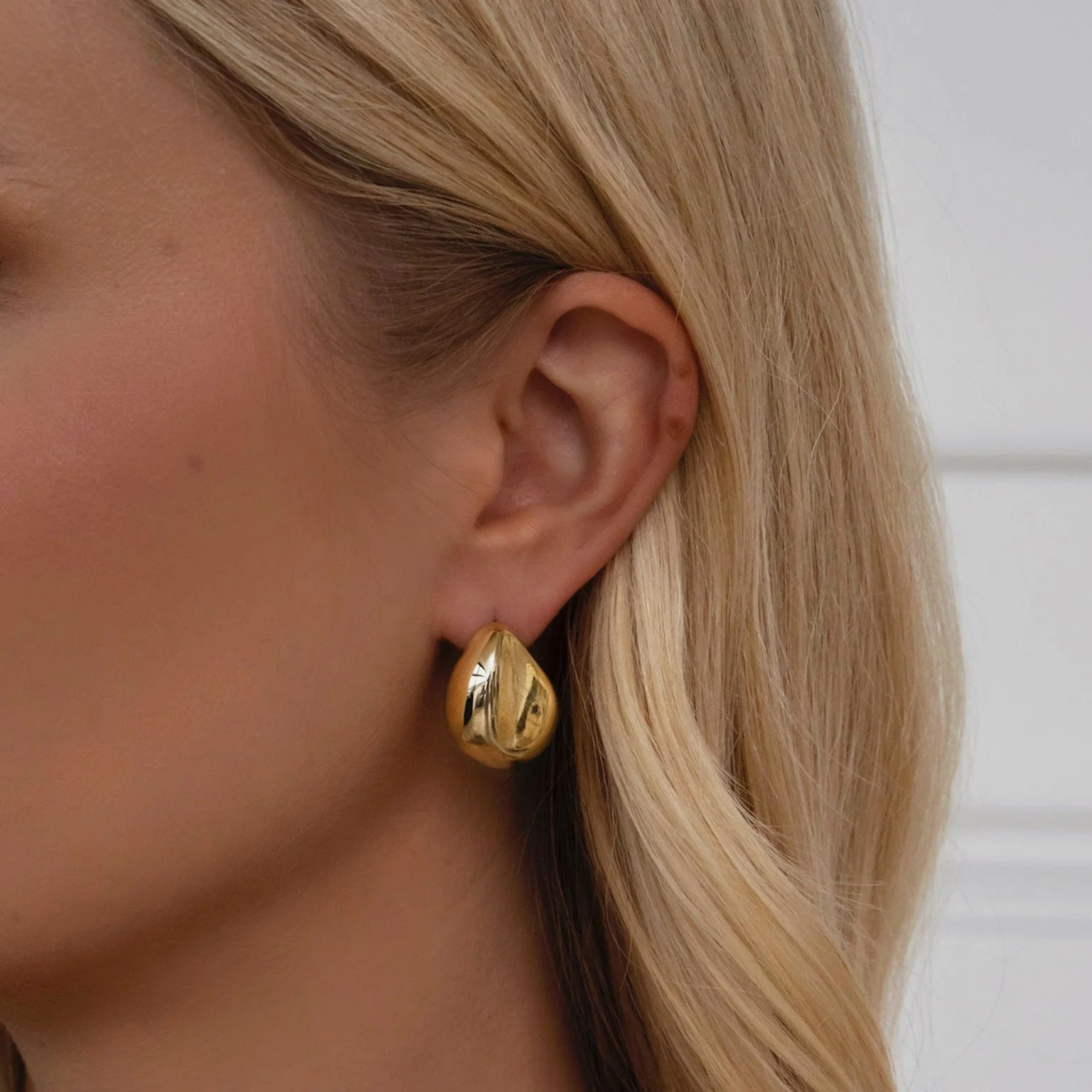 Glory Stud Earrings - Image 4