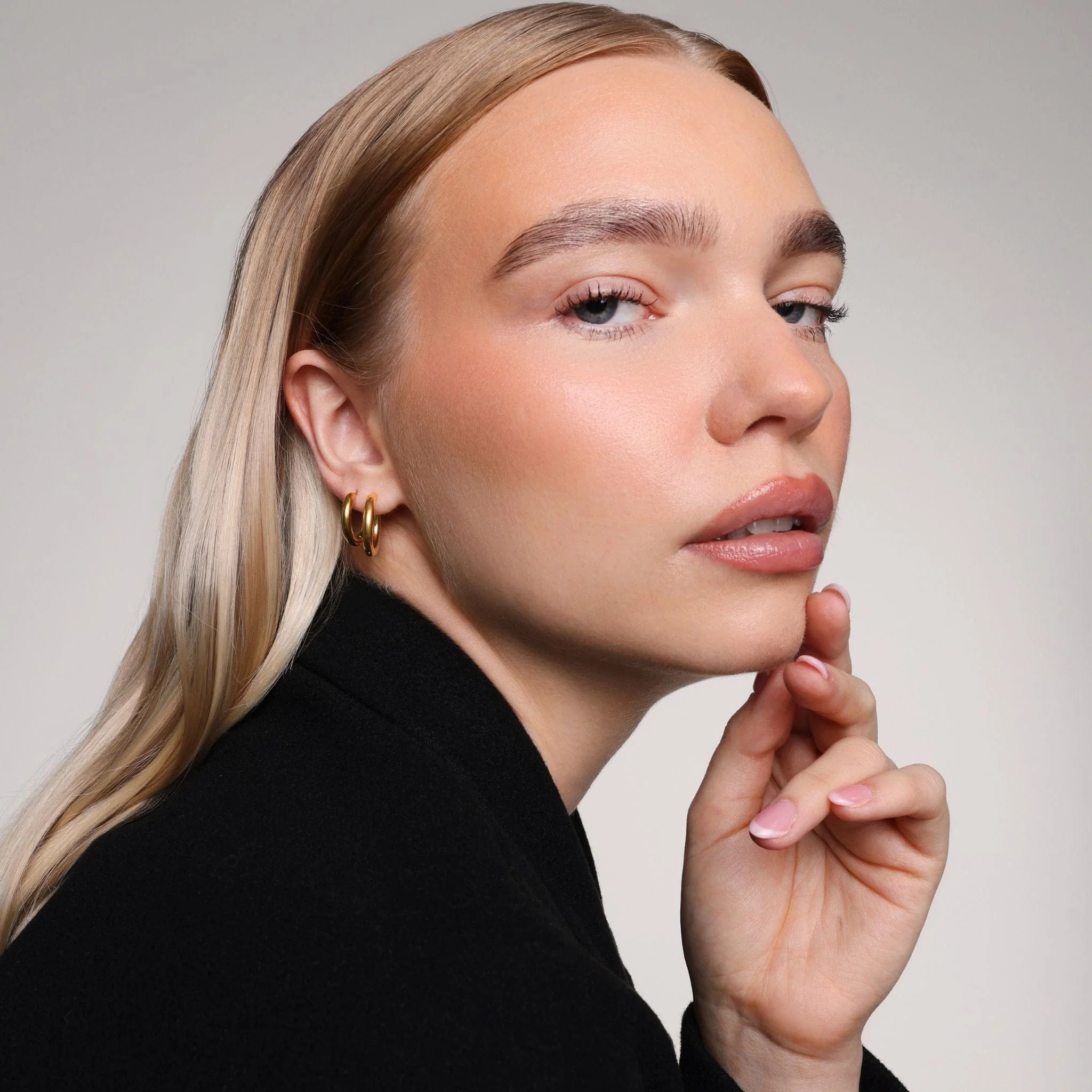Riley Hoop Earrings - Image 10