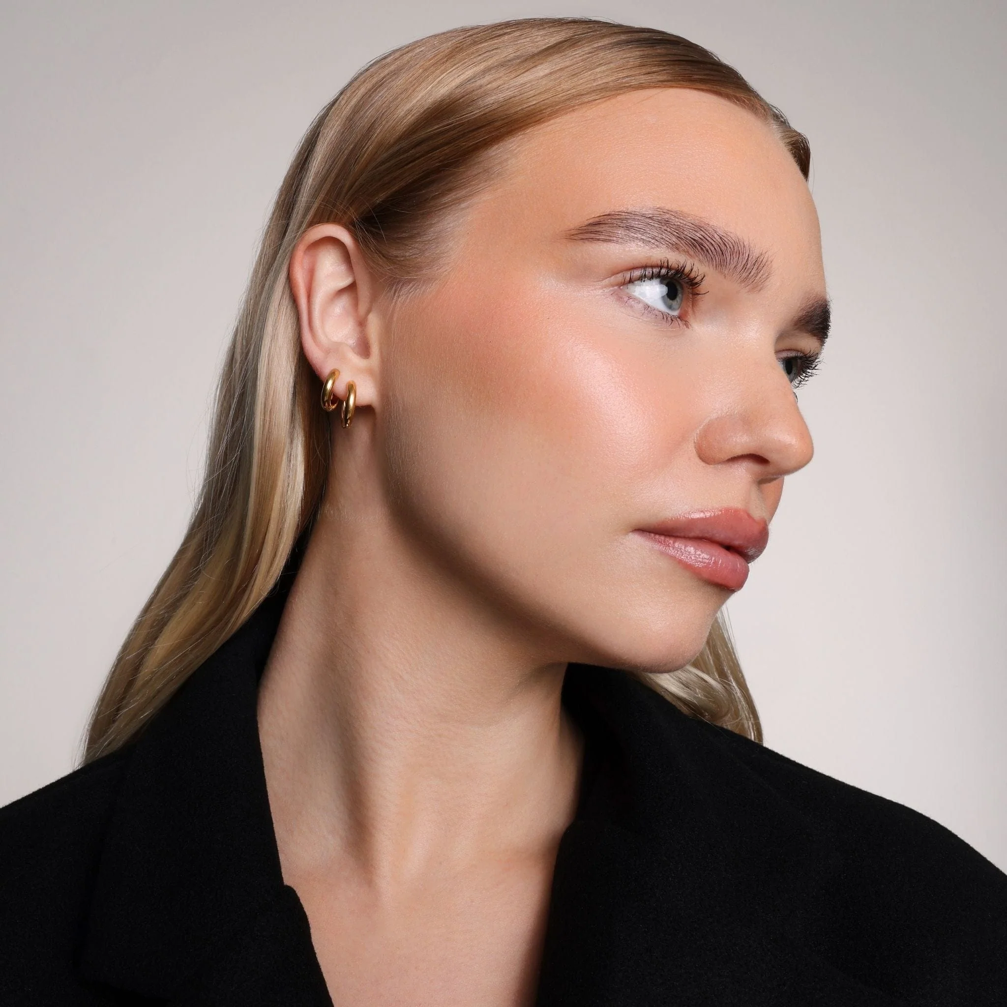 Riley Hoop Earrings - Image 4