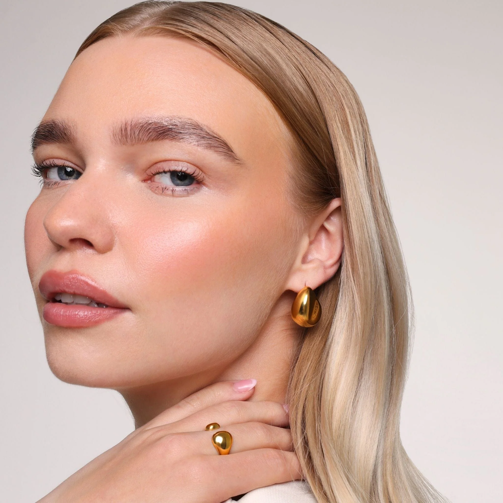 Glory Stud Earrings - Image 3