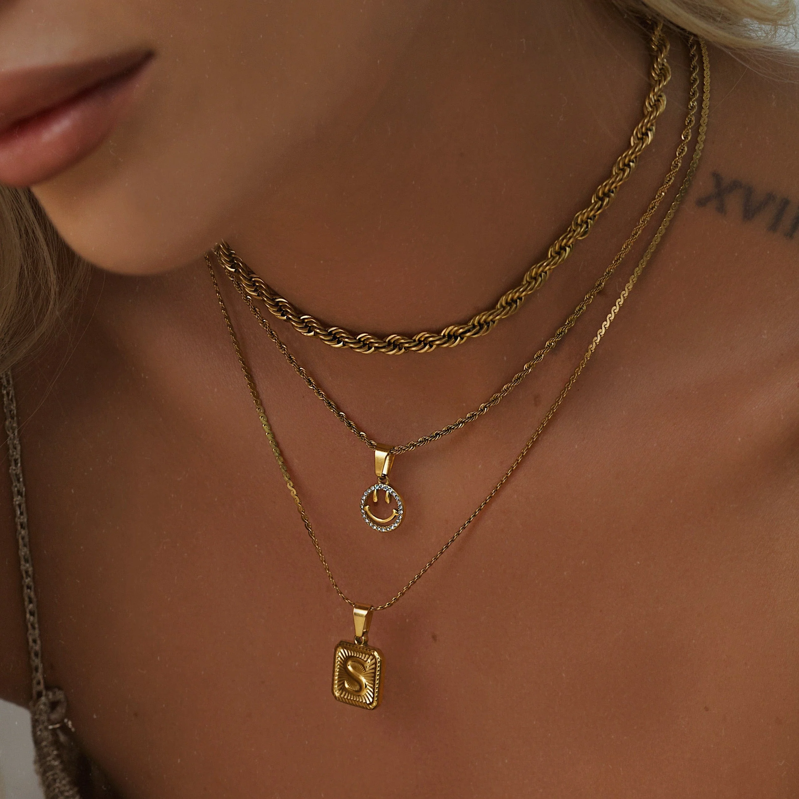 Reni Rope Choker / Necklace - Image 15